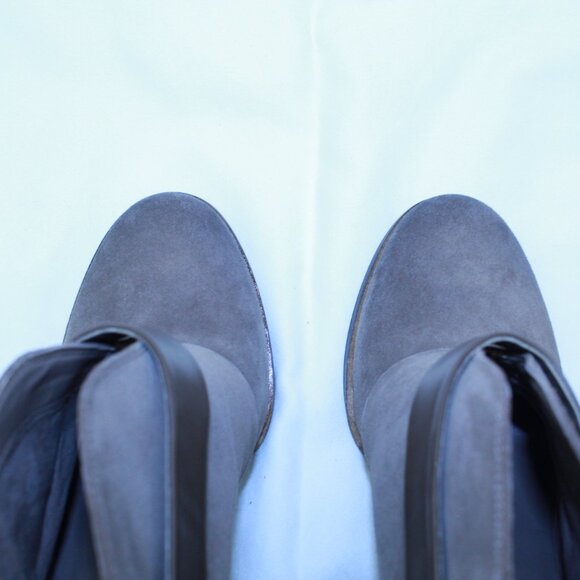 BCBG Paris Size 7.5 Brown Suede KERINAX Buckle Stacked Heel Ankle Boots EUC - Picture 10 of 12